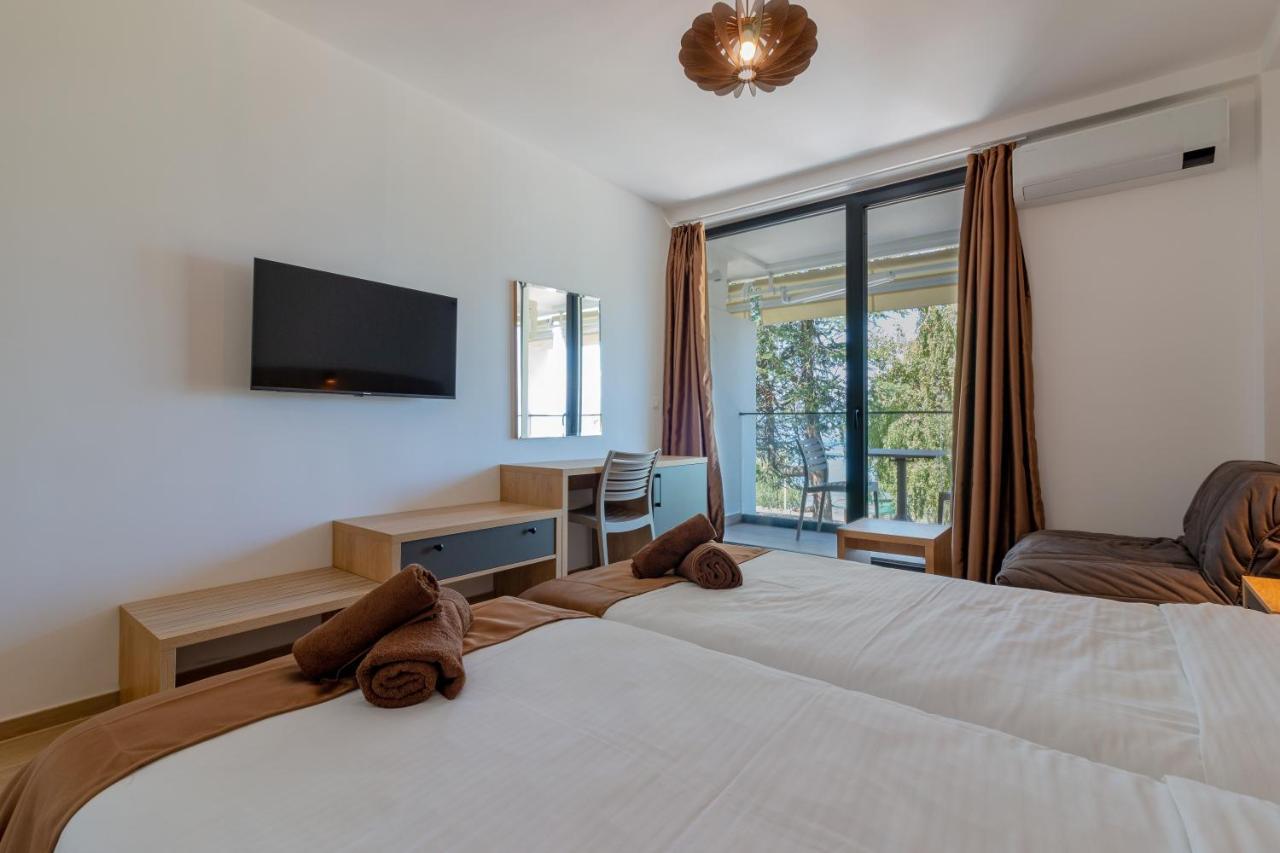 Lago Hotel Lagadin Kültér fotó