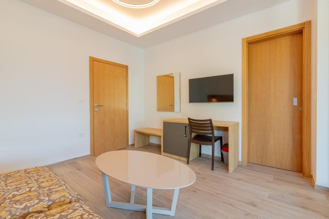 Lago Hotel Lagadin Kültér fotó